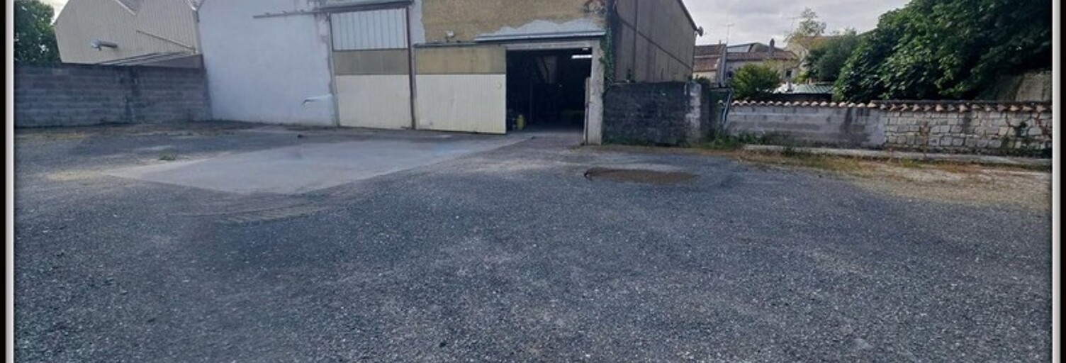 Bureau 6 Pièces 508 m² à vendre à Saint-Jean-d'Angély (17400)