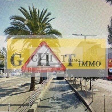 Commerce  1100000 €