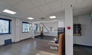 Local industriel  822 m² à louer à Ivry-sur-Seine (94200)