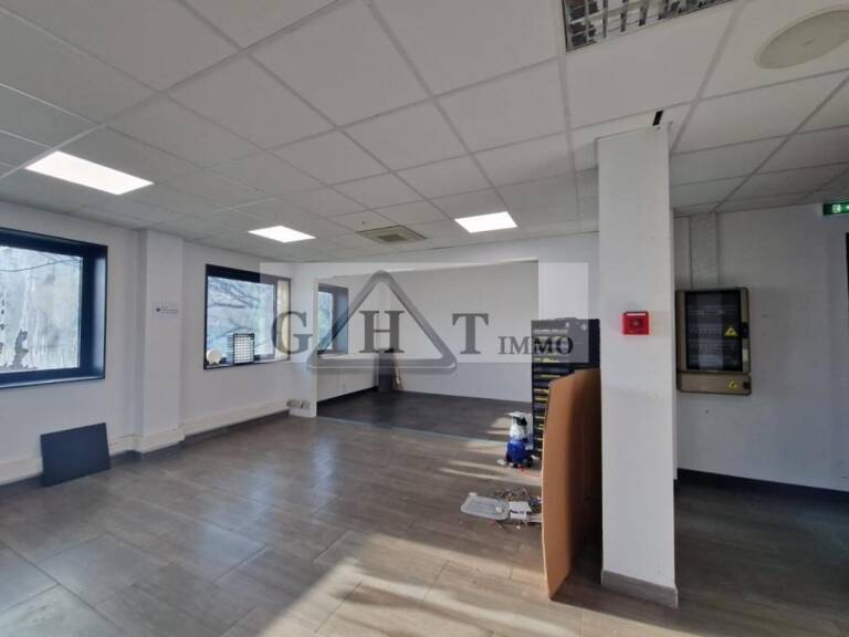entrepôt/bureaux lot O1 822m² Ivry — photo 1