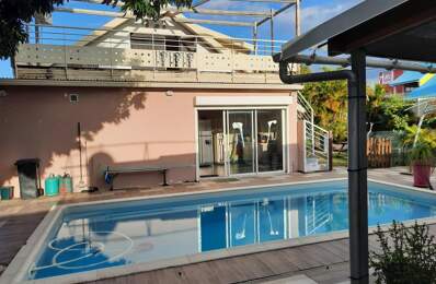 En vente sur Saint Suzanne villa F8 DE 246m² sur terrain 983m² — photo du bien
