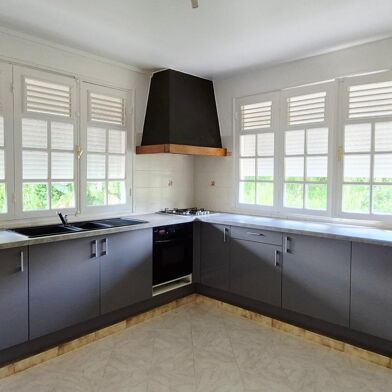 Maison 5 pièces 1400 €