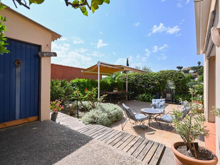 La Seyne limite Six Fours - Maison indépendante T5 avec piscine - vue dégagée! — photo 1