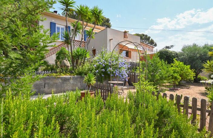 La Seyne limite Six Fours - Maison indépendante T5 avec piscine - vue dégagée! — photo 2