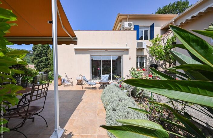 La Seyne limite Six Fours - Maison indépendante T5 avec piscine - vue dégagée! — photo 3