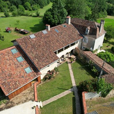 Maison 13 pièces 397000 €