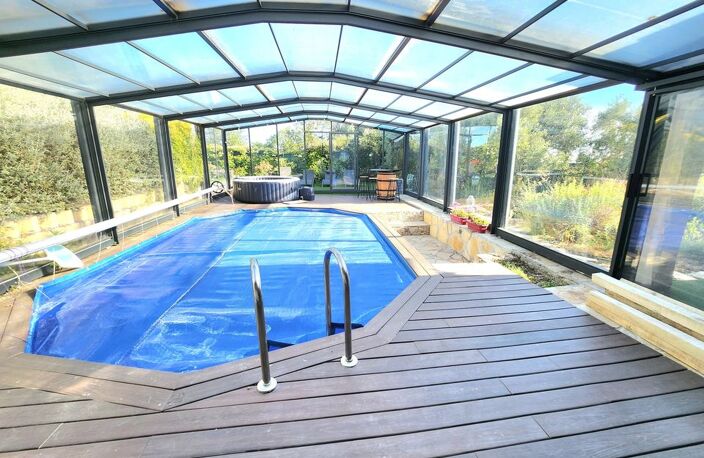 MAISON DE 242 HAB //  TERRAIN 1196 M² // PISCINE / SAUNA / SPA — photo 2