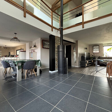 Maison 6 pièces 395200 €