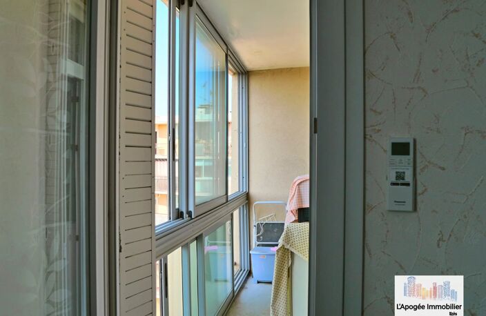 T3 idéalement placé, proche commerces et écoles — photo 2