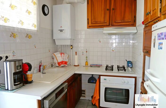 T3 idéalement placé, proche commerces et écoles — photo 3