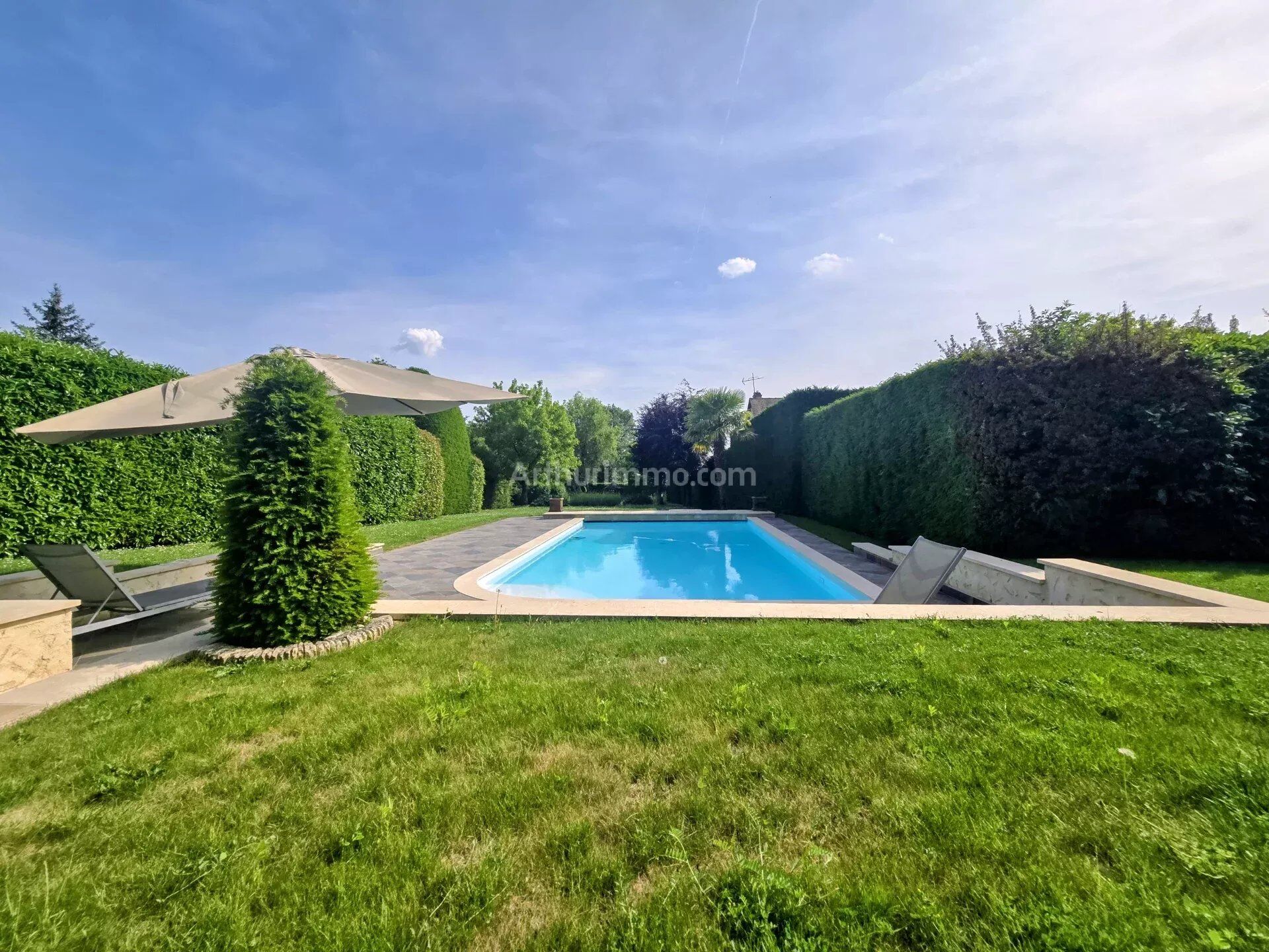 Maison 8 pièces 260 m² · à Santeny · 260 m² · 1 150 000 €