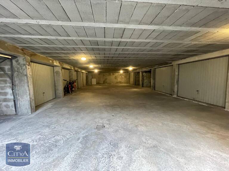 Garage  13 m² — photo 1