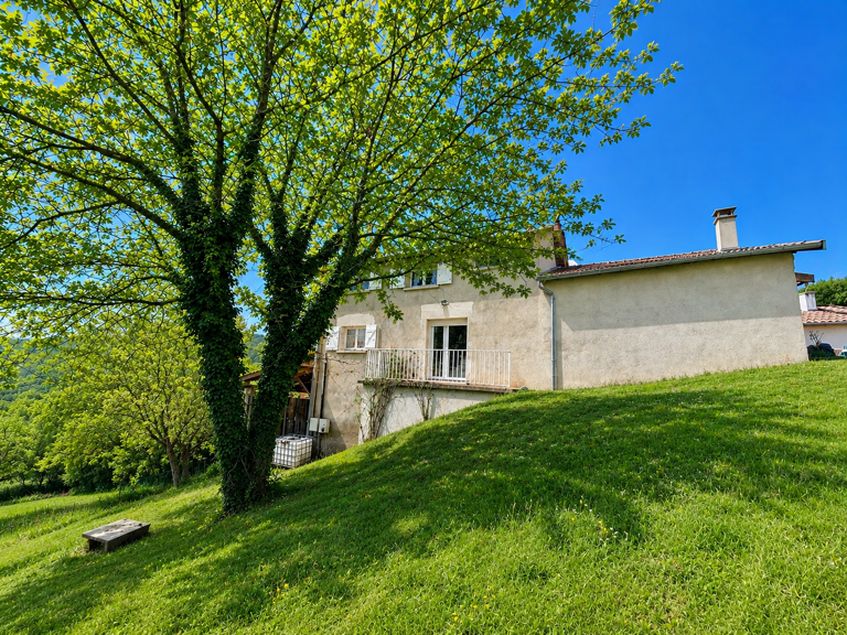 BRUSSIEU 15 MN DE L'ARBRESLE MAISON 82 M2 DANS UN ÉCRIN DE V — photo 1