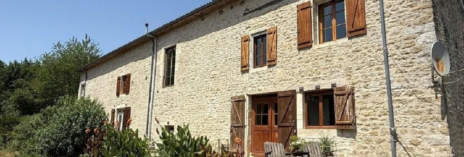 Maison 10 Pièces 134 m² à vendre à Usson-du-Poitou (86350)