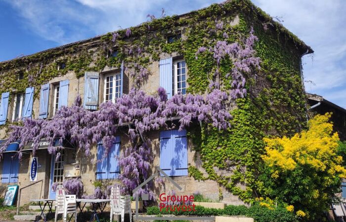 Maison 6 pièces 200 m² · à Renaison · 200 m² · 99 900 €