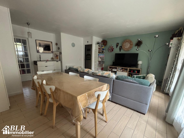 78180 Grand 5 pièces lumineux à Montigny-le-Bretonneux   Rés — photo 1