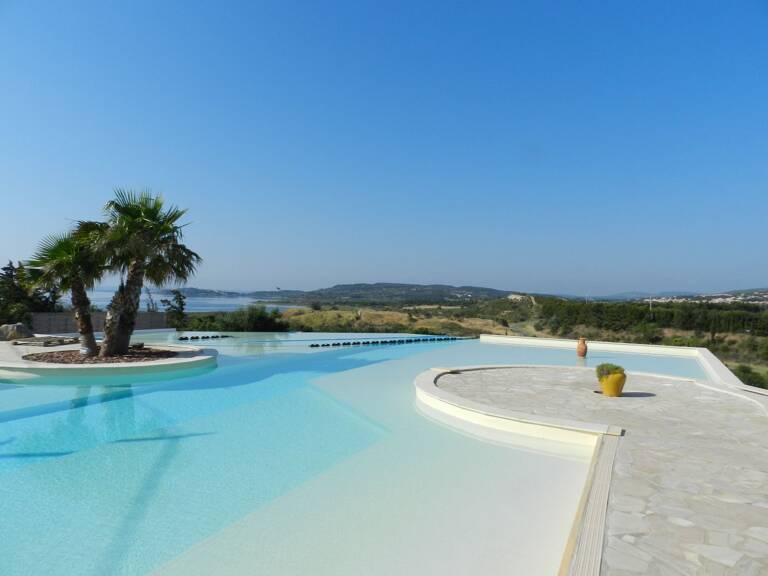 Propriété PISCINE + PARC — photo 1