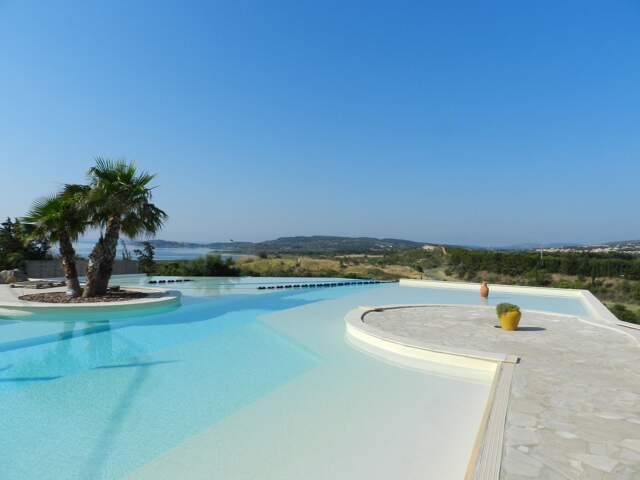 Propriété PISCINE + PARC — photo du bien