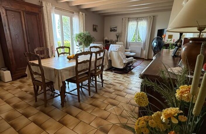 Villa — photo 3