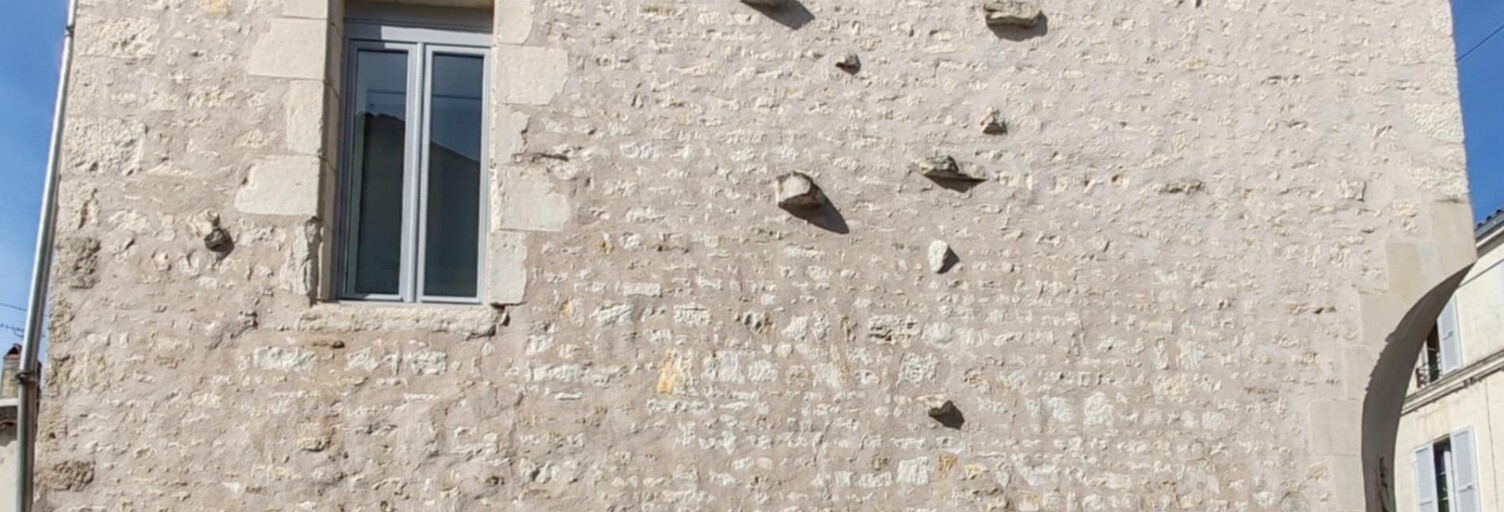 Immeuble  160 m² à vendre à Surgères (17700)