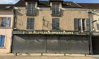 Immeuble   m² à vendre à Thoiry (78770)