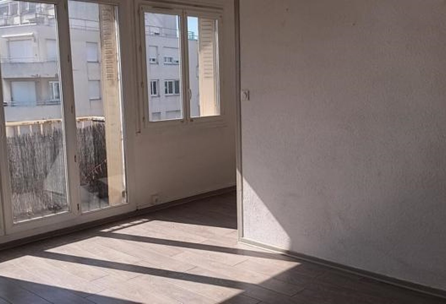 Vente appartement 4 pièces 65 m² Saint-Priest (69800) — photo 1