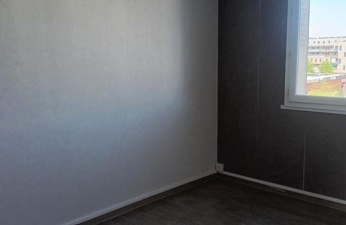 Vente appartement 4 pièces 65 m² Saint-Priest (69800) — photo 4