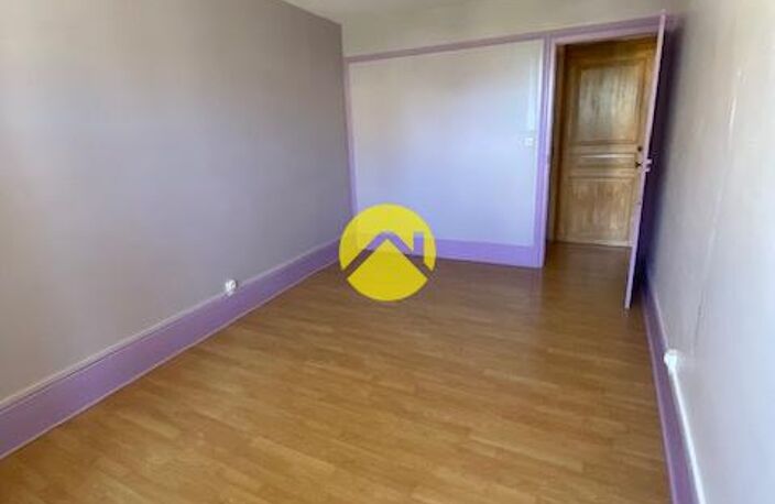 PETIT BUDGET — photo 2
