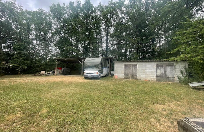 Terrain à bâtir de 1790 m2 avec une maison de 40 m2 à BRAGAY — photo 4