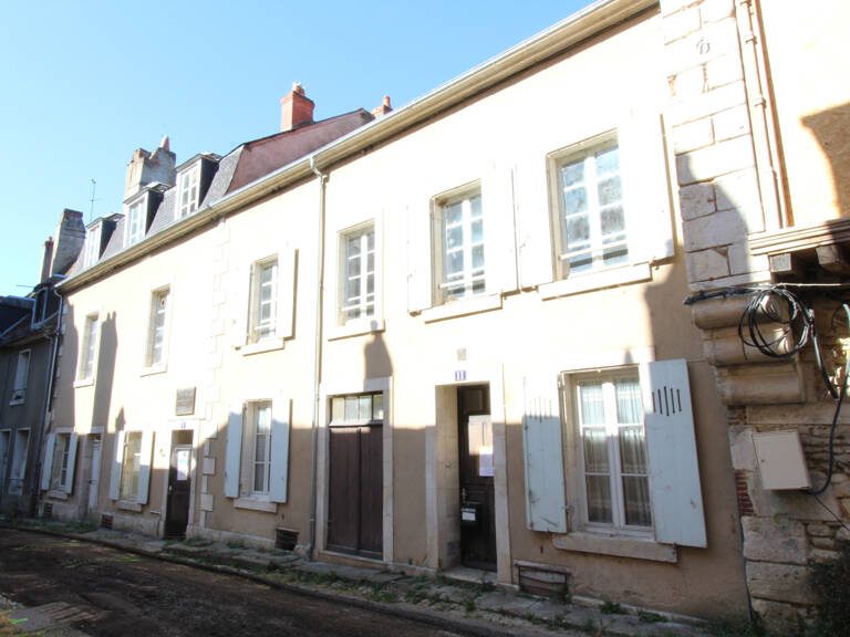 La Charité sur Loire, immeuble centre historique 8 pièces et — photo 1
