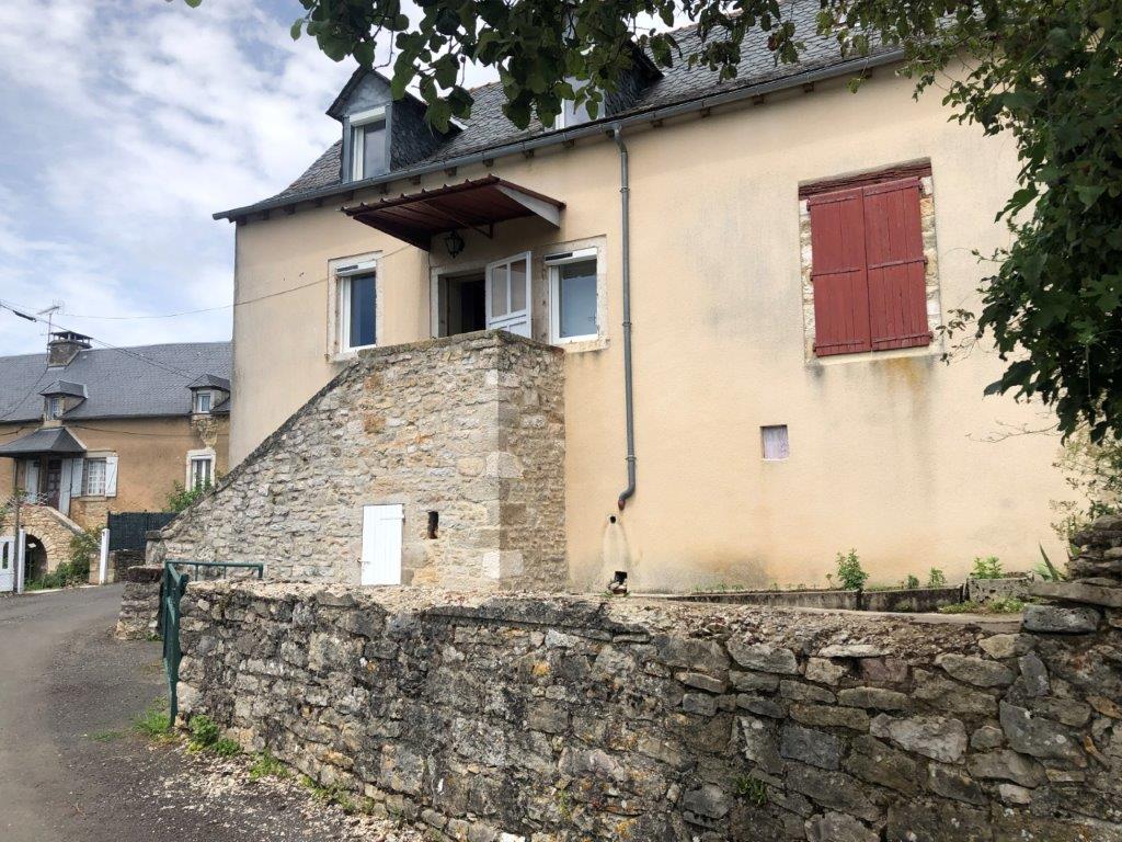 Villa / Maison  T5 à louer Loubière (La) 12740