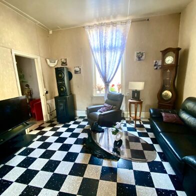 Maison 6 pièces 74800 €