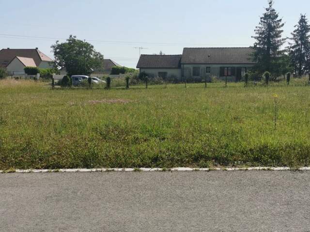 À vendre   Terrain constructible ( à bâtir) à Bouranton   87 — photo du bien