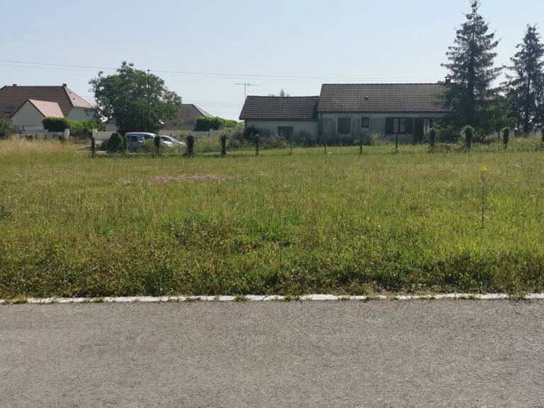À vendre   Terrain constructible ( à bâtir) à Bouranton   87 — photo 1