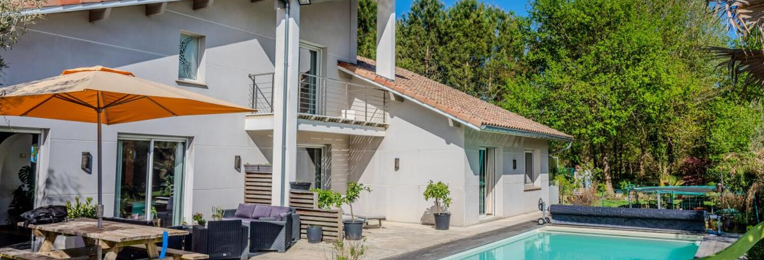 Maison 6 Pièces 238 m² à vendre à Saint-Julien-en-Born (40170)