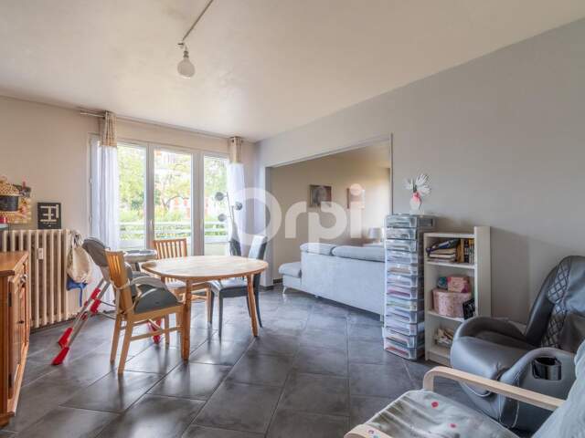 Appartement À Vendre — photo du bien