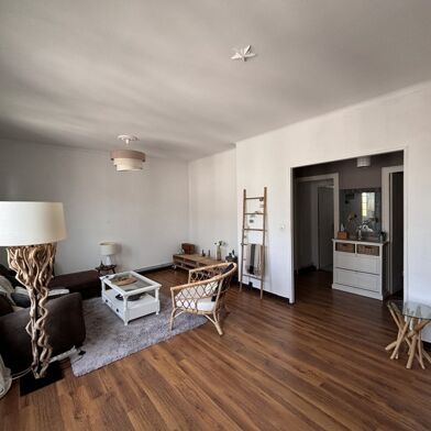 Appartement 3 pièces 880 €