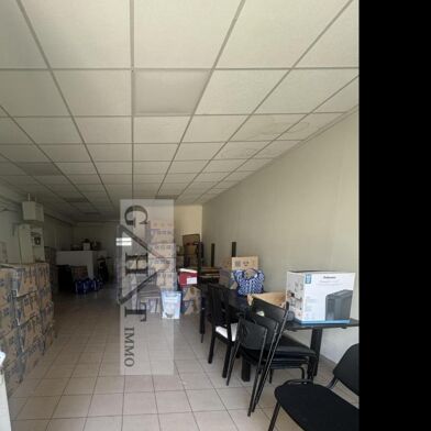 Local industriel  750000 €