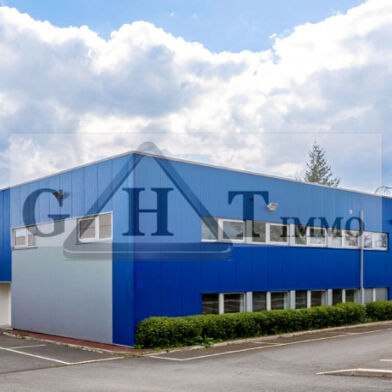 Local industriel  32460 €