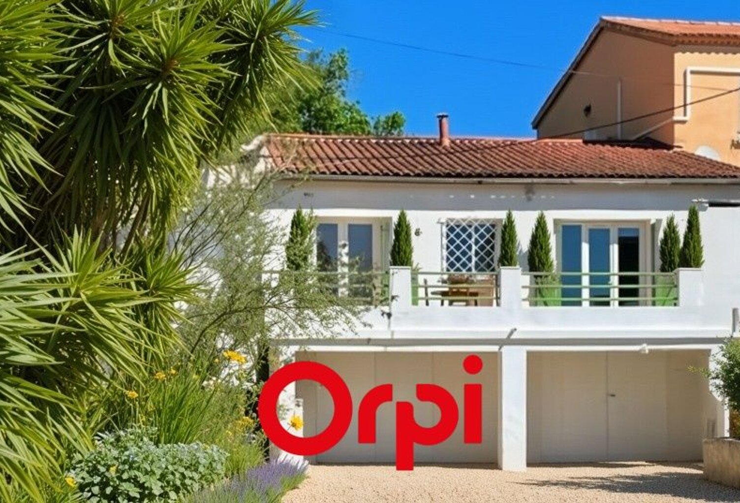 Maison avec potentiel de transformation – 61 m² habitables - combles, cave, 2 garages et dépendance — photo 1