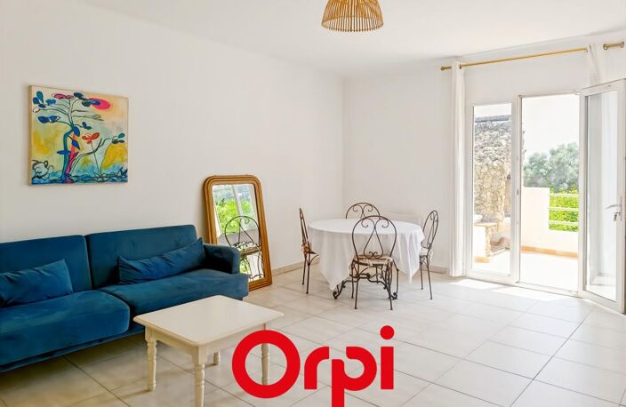 Maison avec potentiel de transformation – 61 m² habitables - combles, cave, 2 garages et dépendance — photo 3
