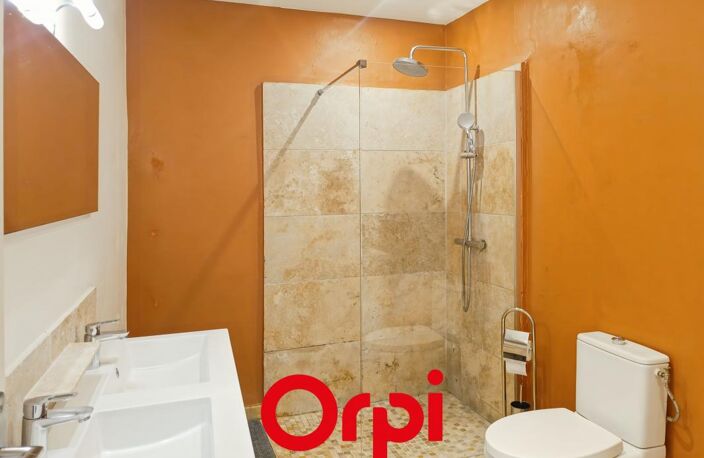Maison avec potentiel de transformation – 61 m² habitables - combles, cave, 2 garages et dépendance — photo 5
