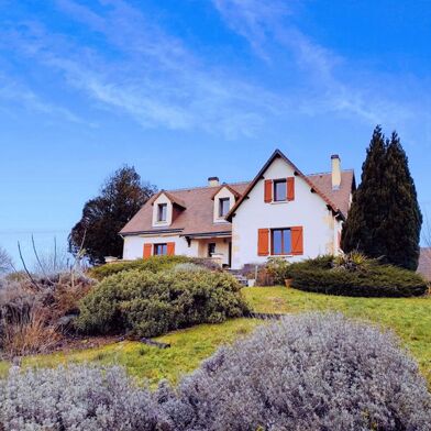 Maison 8 pièces 250800 €