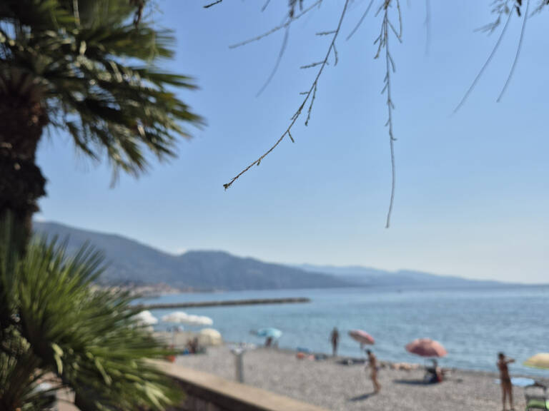 Roquebrune cap martin, 2 pièces 100% design,et rénové , terr — photo 1
