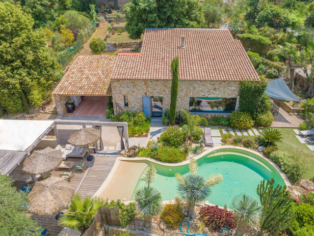 Une villa contemporaine de 160 m2 avec une annexe de 60 m2, — photo du bien