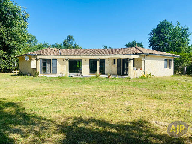 Maison 145m2 sur 7000m2 de terrain Lesparre ! — photo du bien