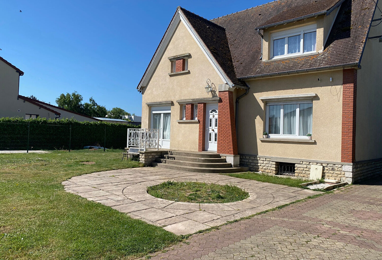 Maison  142 m2  à Evreux — photo 1