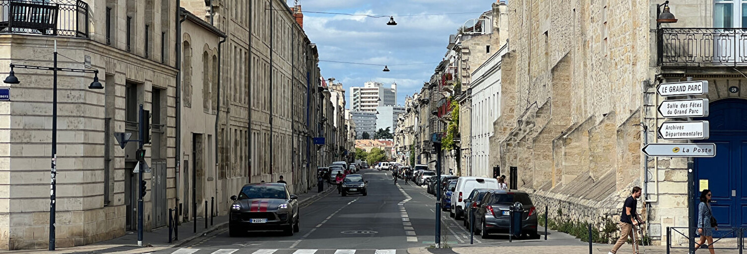 Garage   m² à louer à Bordeaux (33000)
