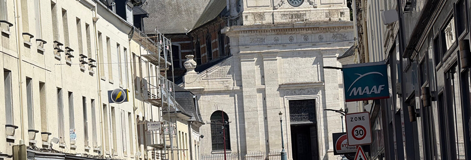 Commerce  630 m² à vendre à Bolbec (76210)