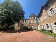 CHASSELAY - Maison Appartement 9 Pièces de 231 m² avec terrain privatif attenant — photo 2